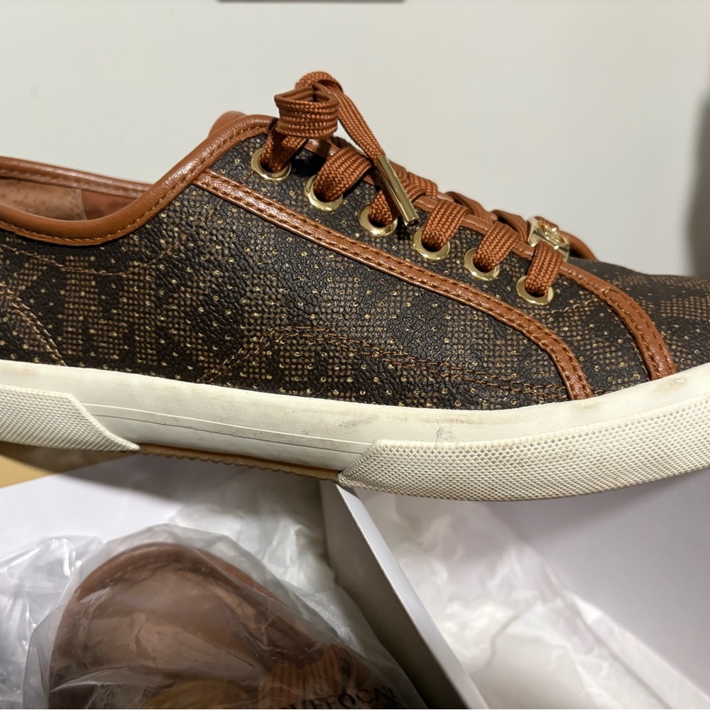 Michael Kors Brown Fashion Sneakers with Geometric Pattern - Picture 3 of 4